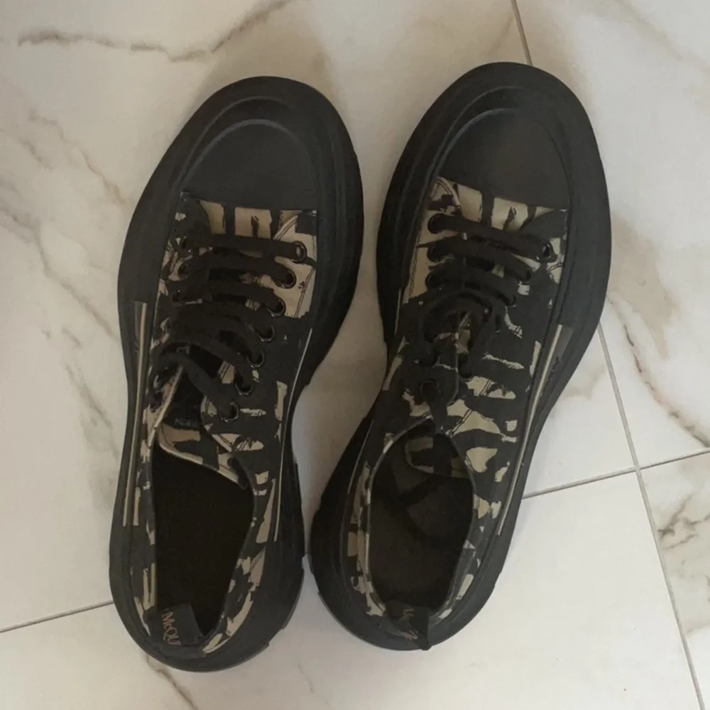 Alexander McQueen Black and Tan Men's Shoes - Picture 1 of 6